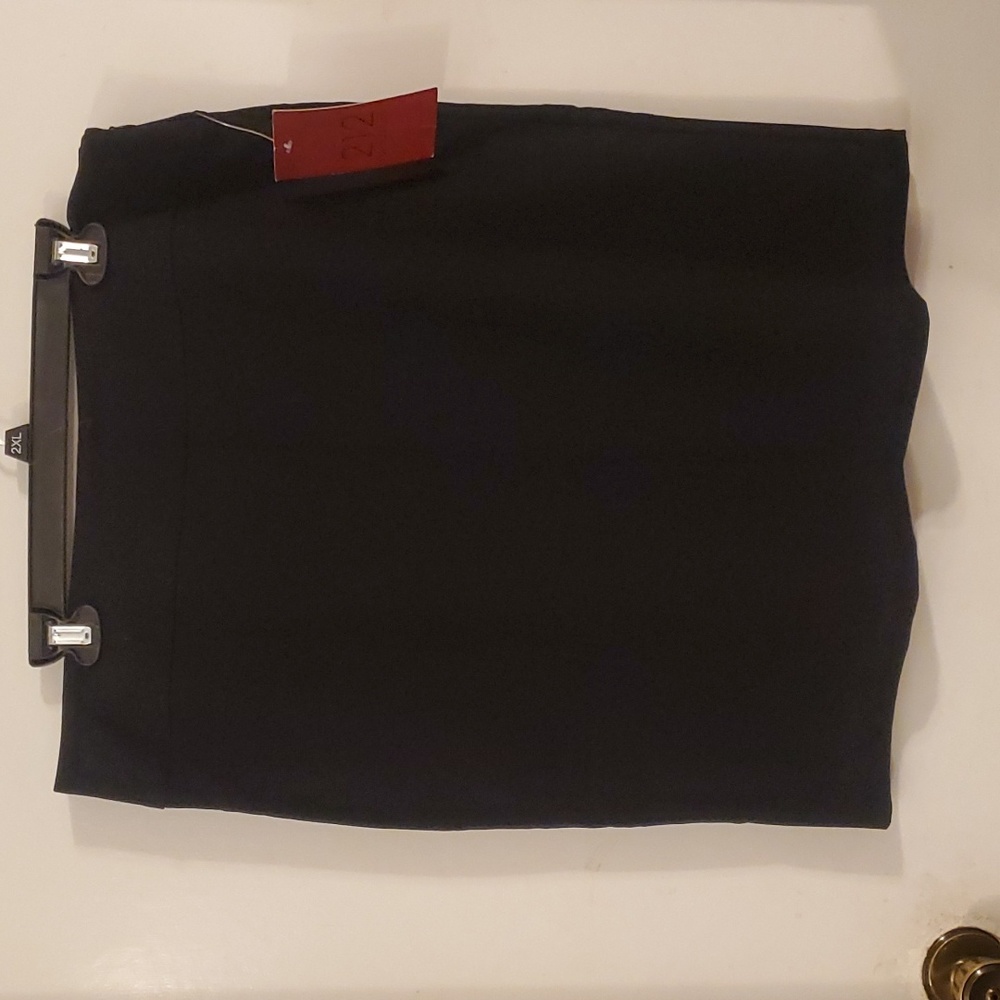 NWT black skirt by 212 Collection size 16